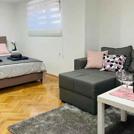 Lily Apartman Belgrád